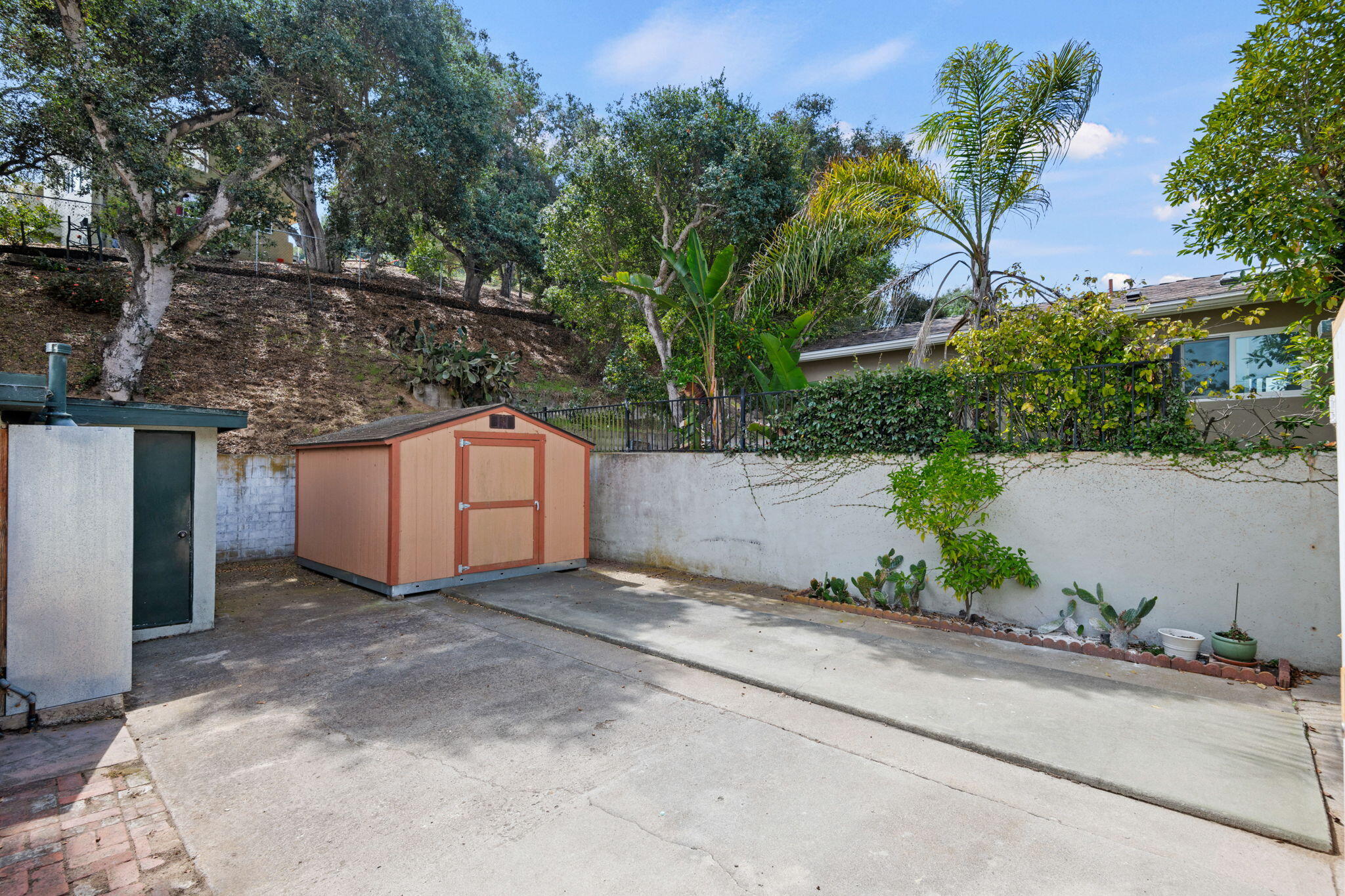 1545 W Valerio Street