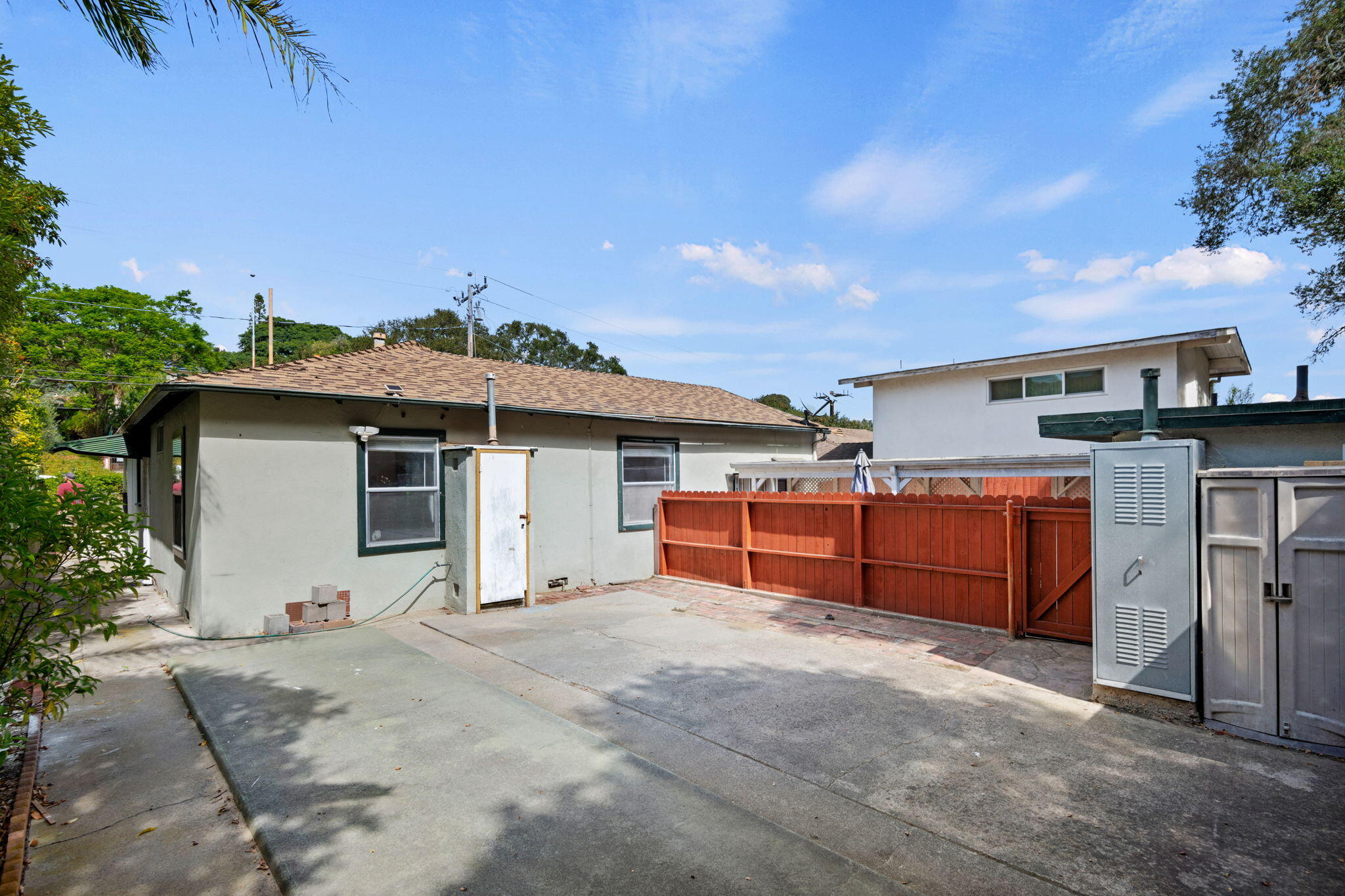 1545 W Valerio Street