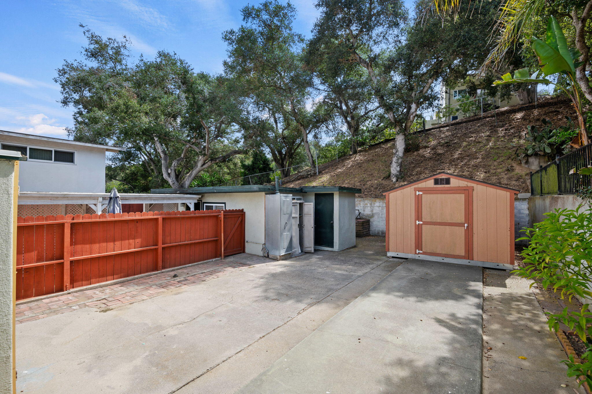 1545 W Valerio Street