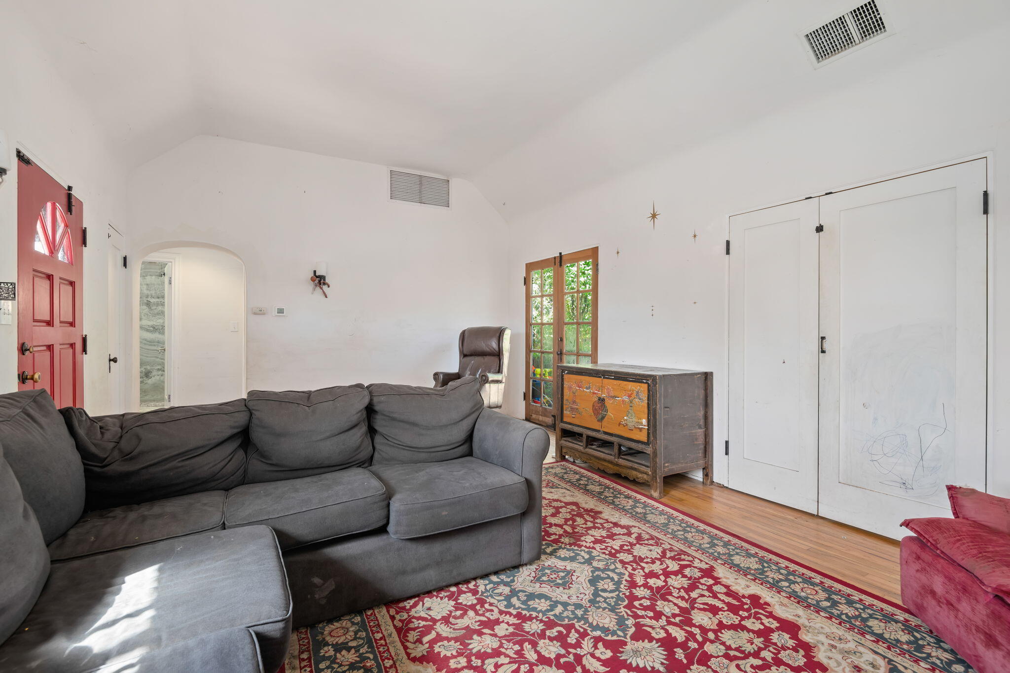 2824 Ventura Drive