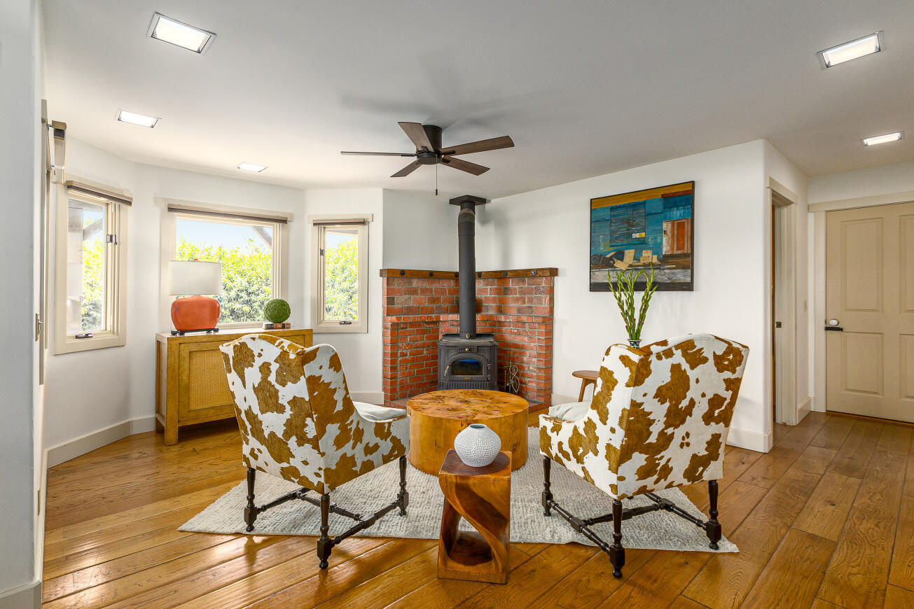4436 Meadowlark Lane