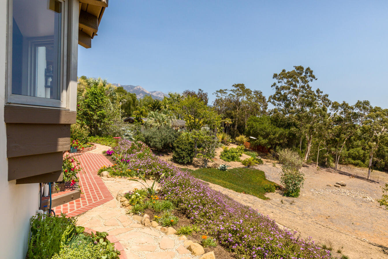 4436 Meadowlark Lane