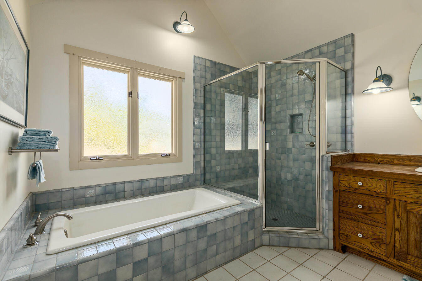 4436 Meadowlark Lane