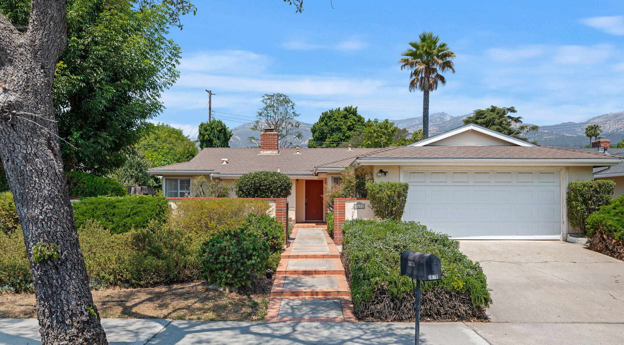 3676 Eileen Way