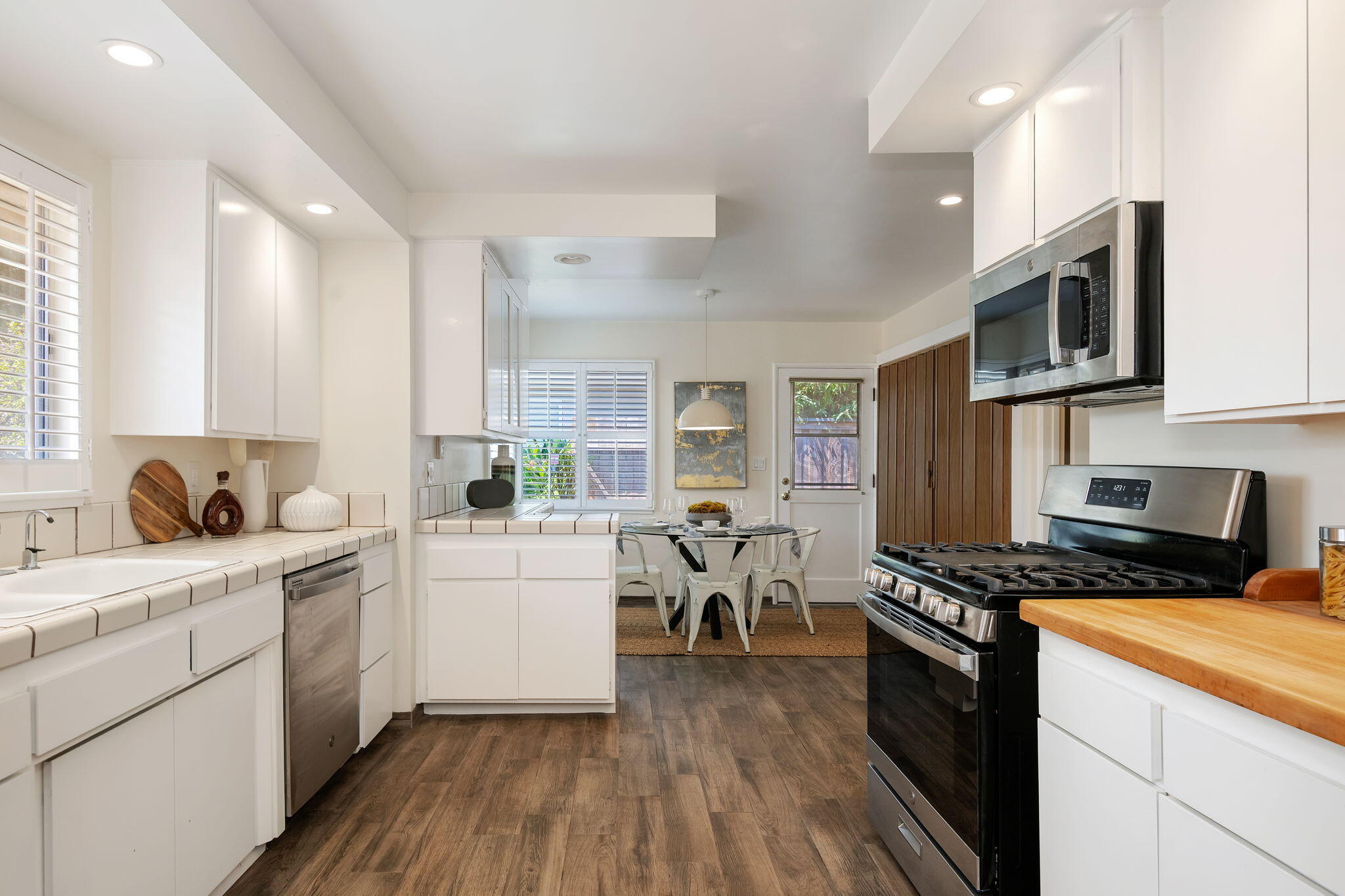 3676 Eileen Way