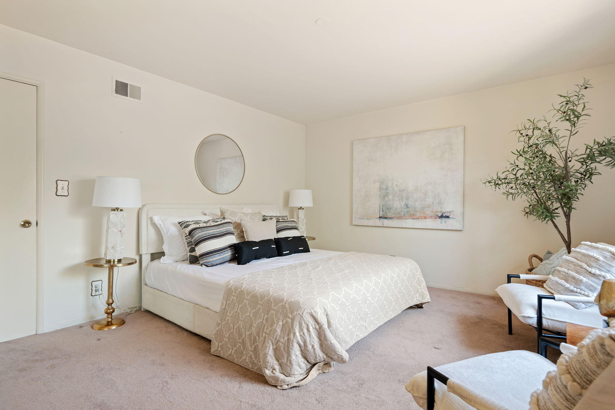 3676 Eileen Way