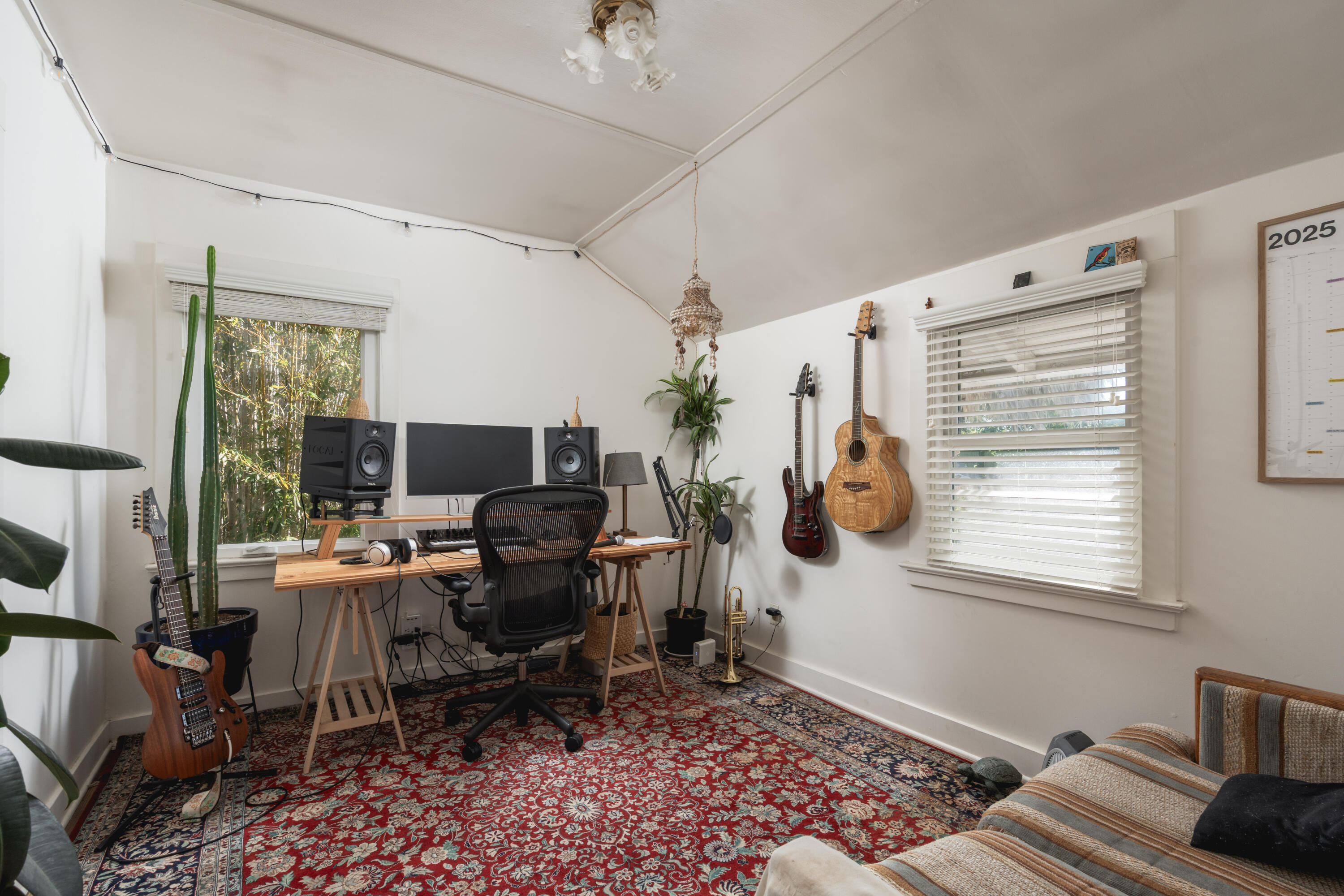 320 W Sola Street