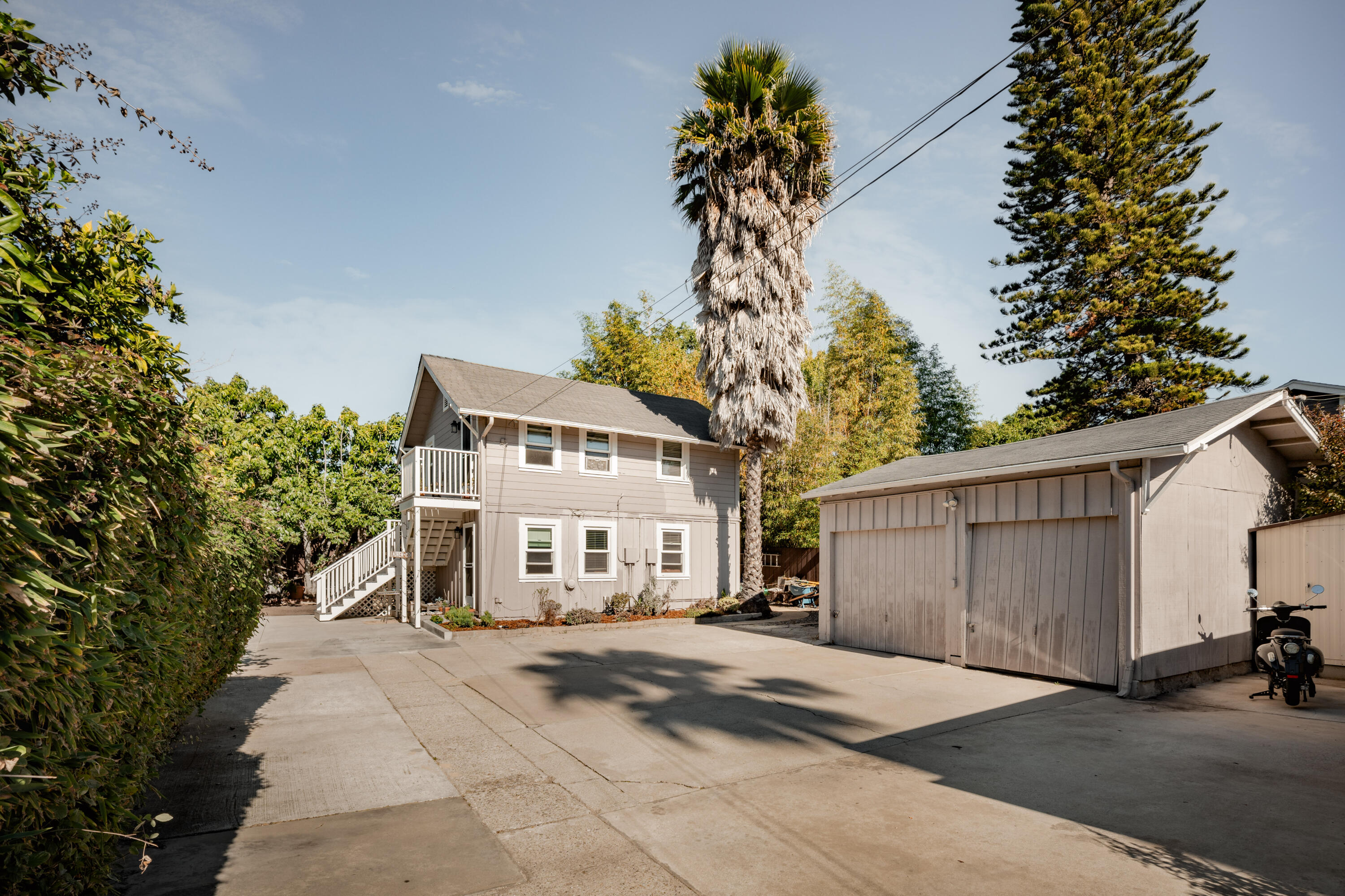 320 W Sola Street