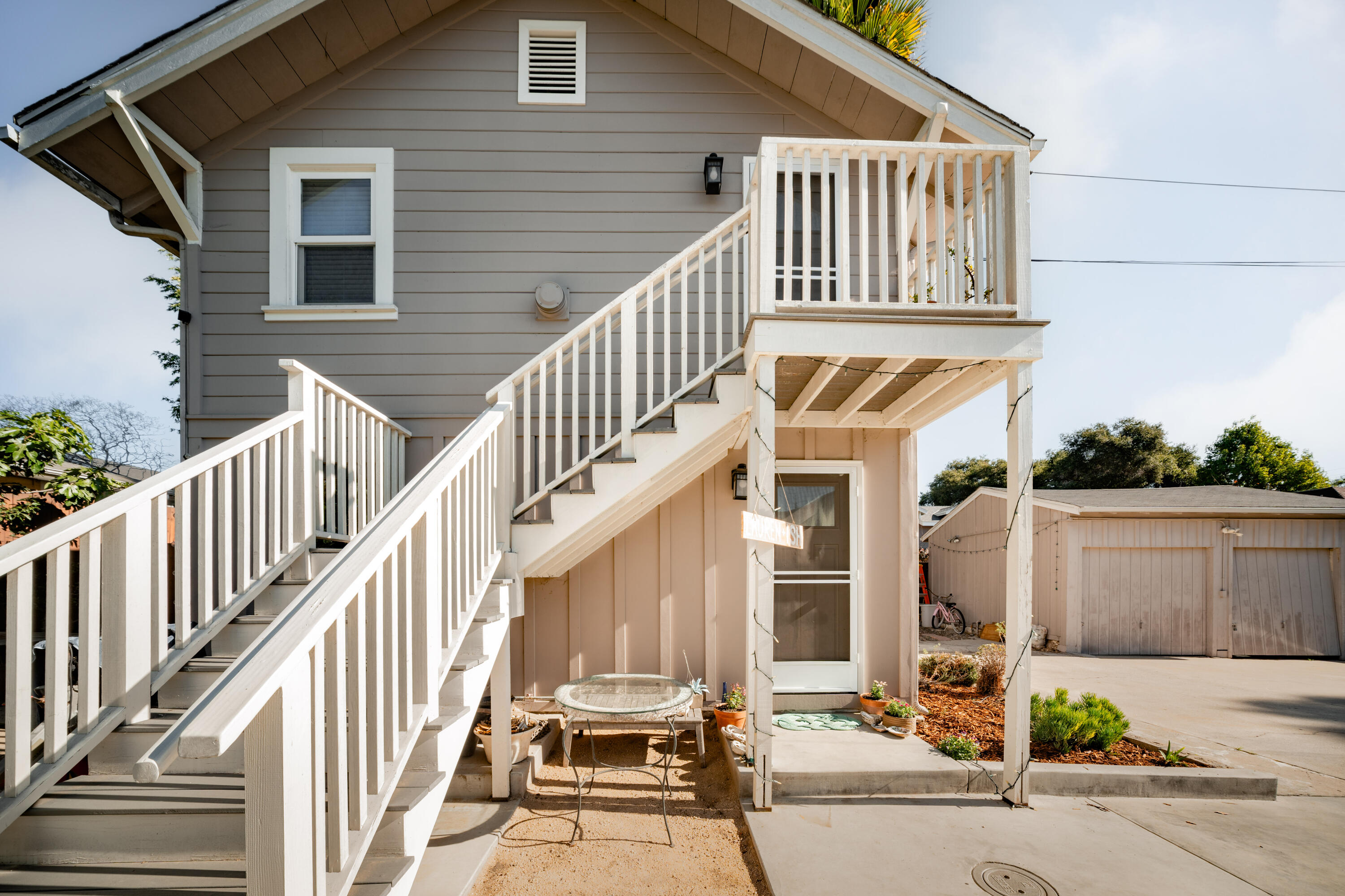 320 W Sola Street