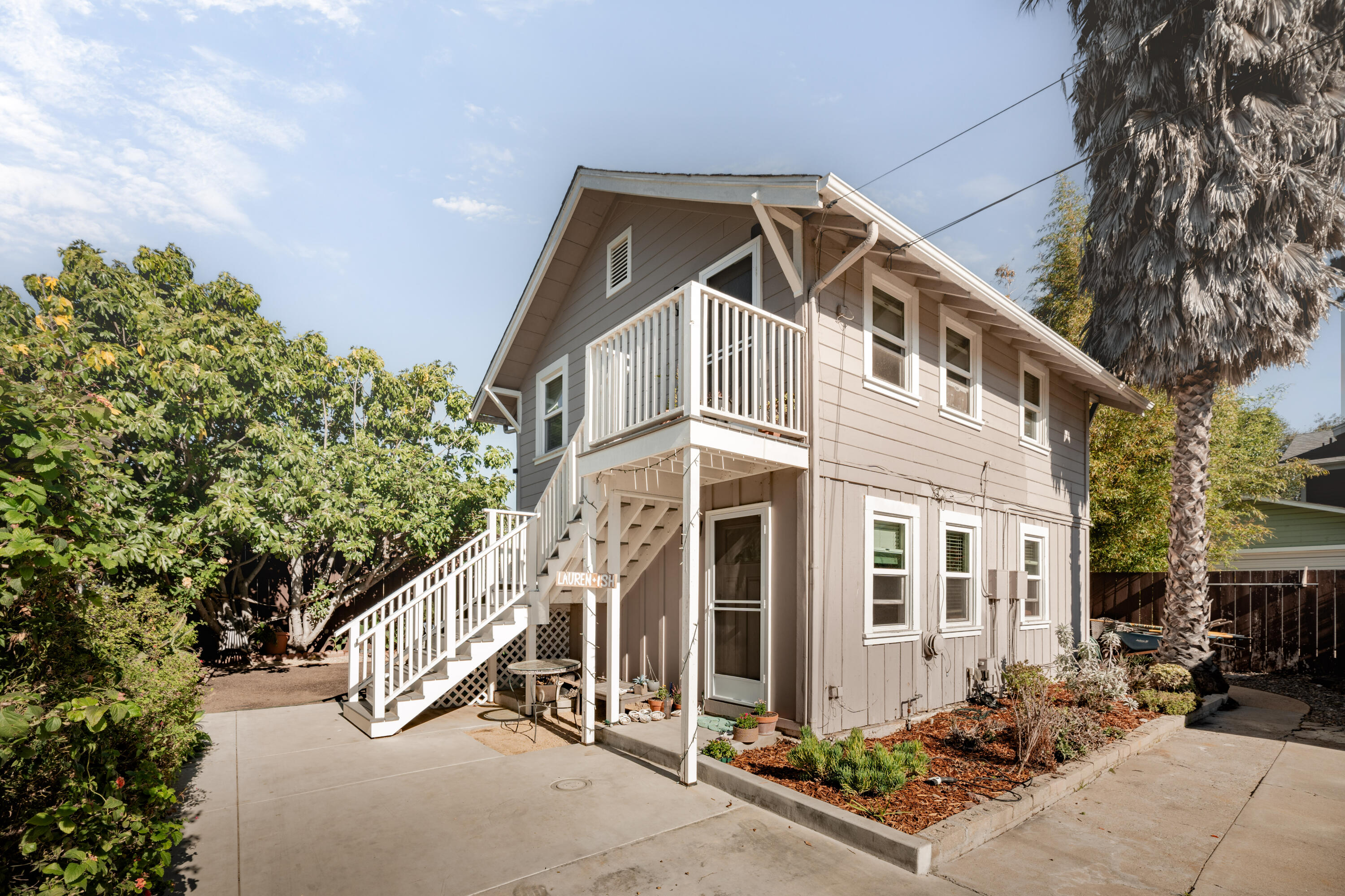 320 W Sola Street