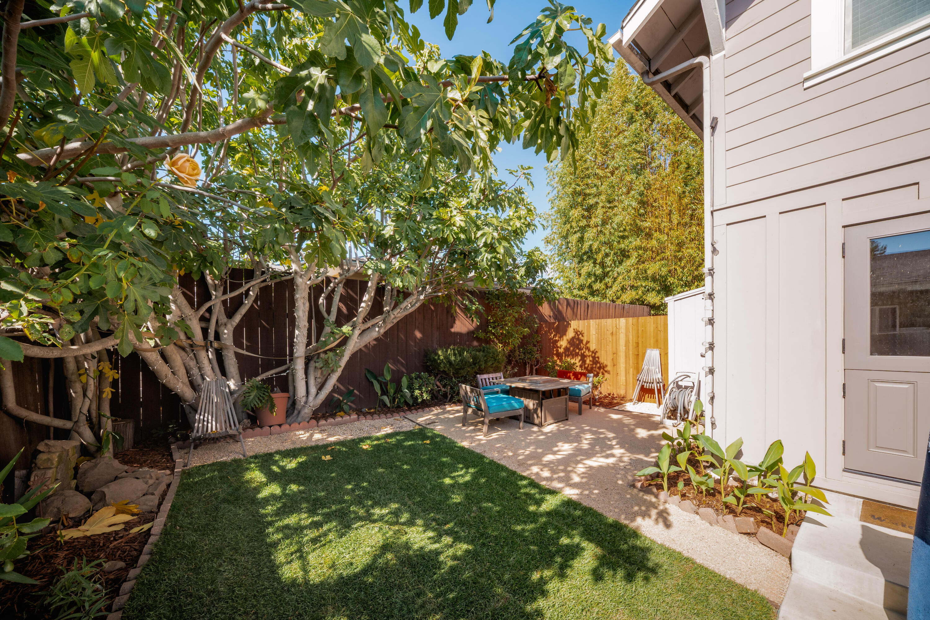 320 W Sola Street