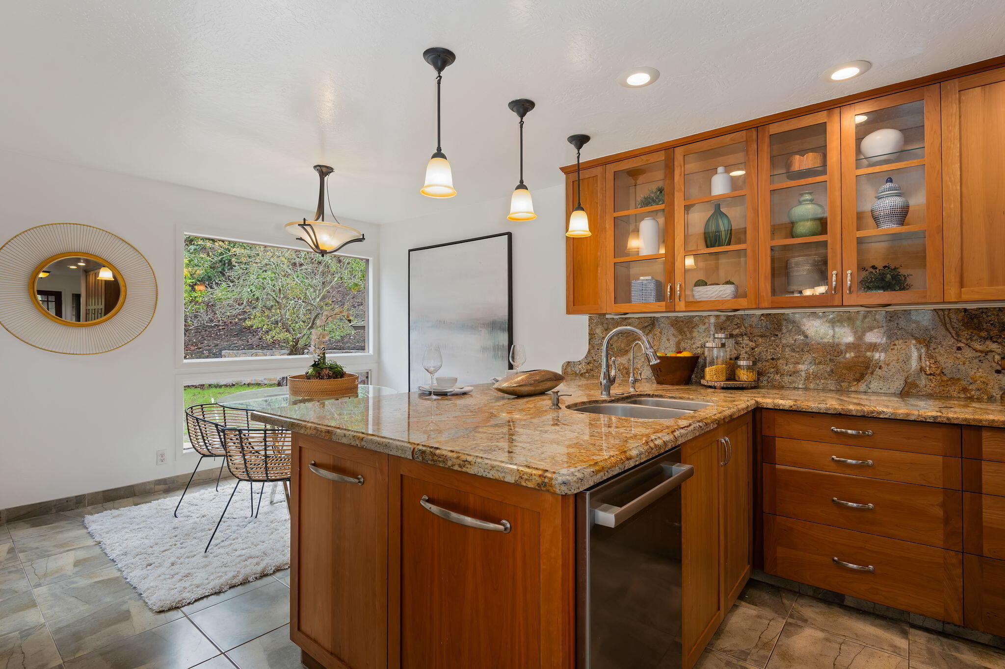 340 W Mountain Drive