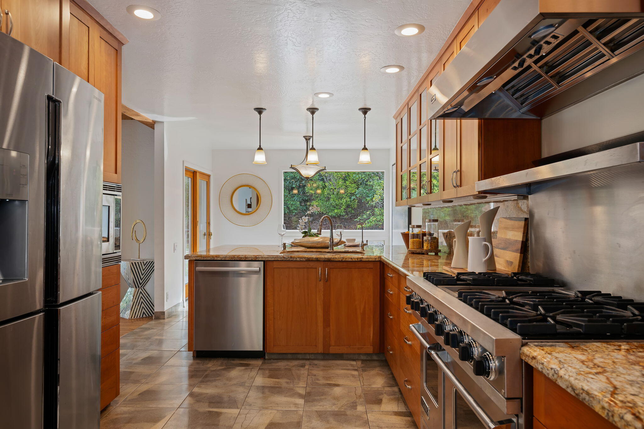 340 W Mountain Drive