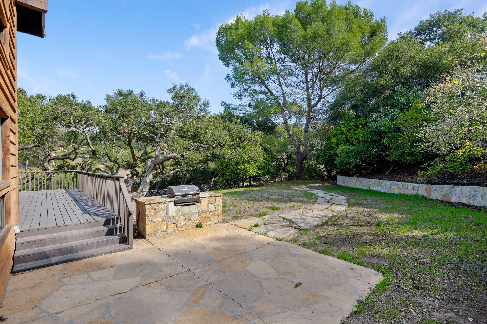 340 W Mountain Drive