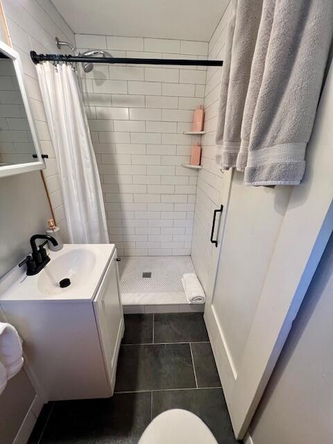 825 W Pedregosa Street Adu
