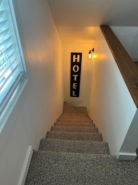 825 W Pedregosa Street Adu