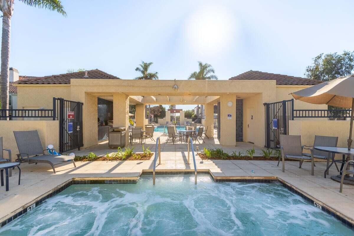 1260 Franciscan Court #2