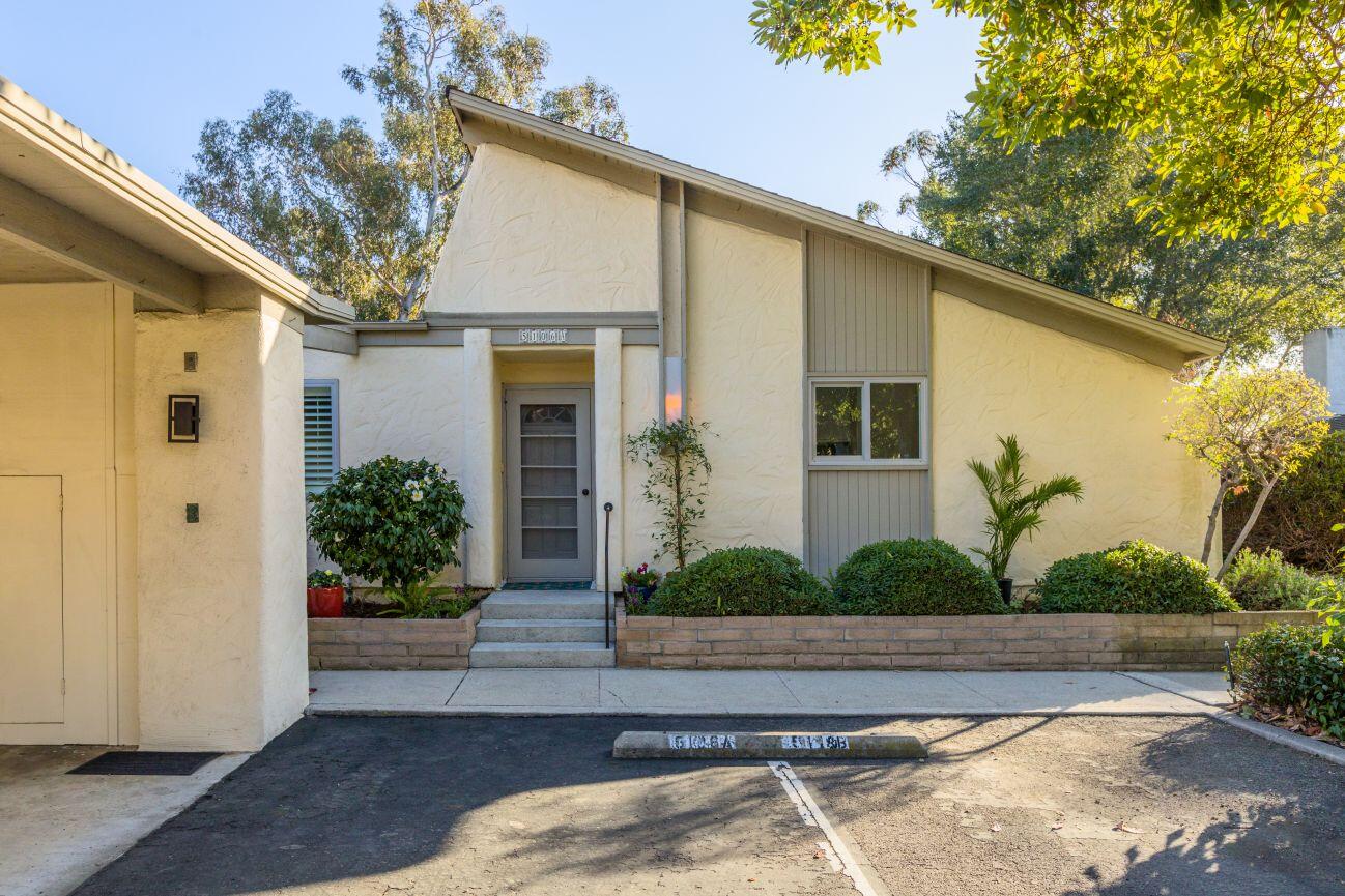 5106 Calle Real, A