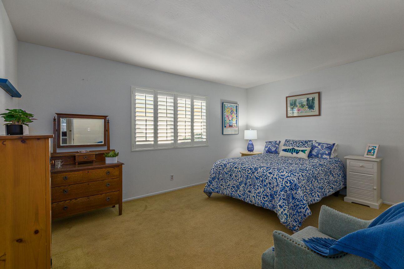 5106 Calle Real, A