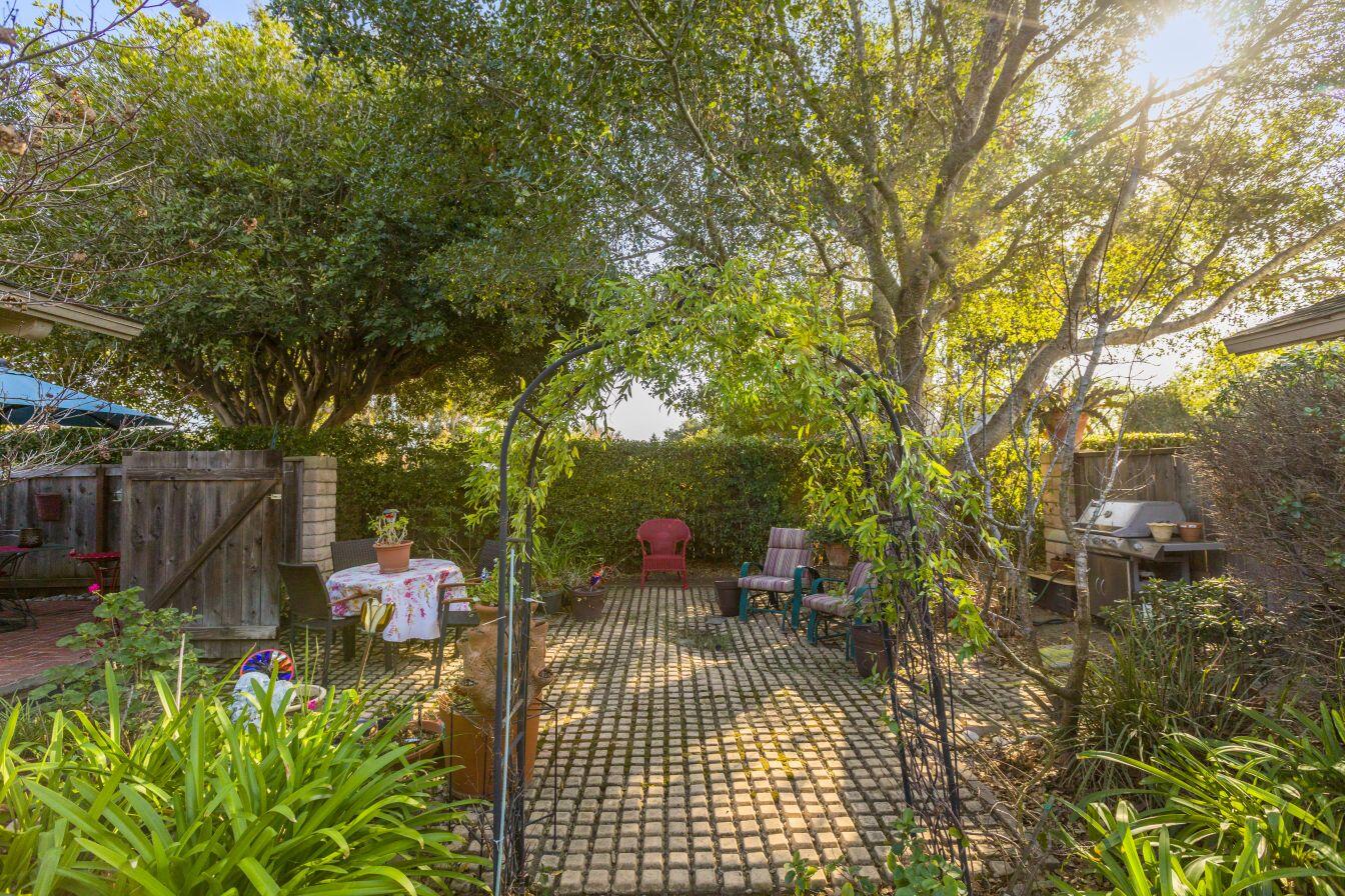 5106 Calle Real, A