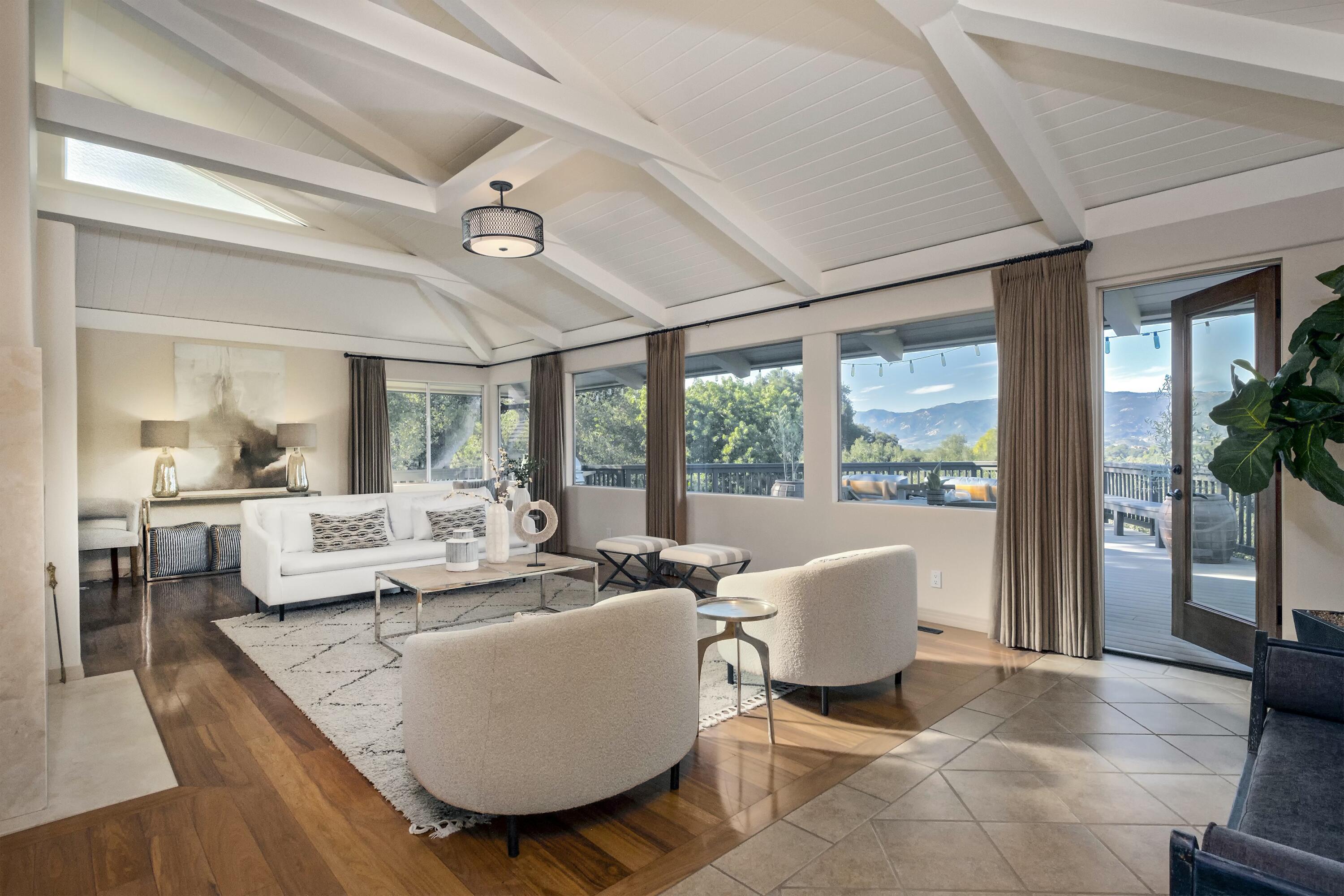 985 Monte Drive