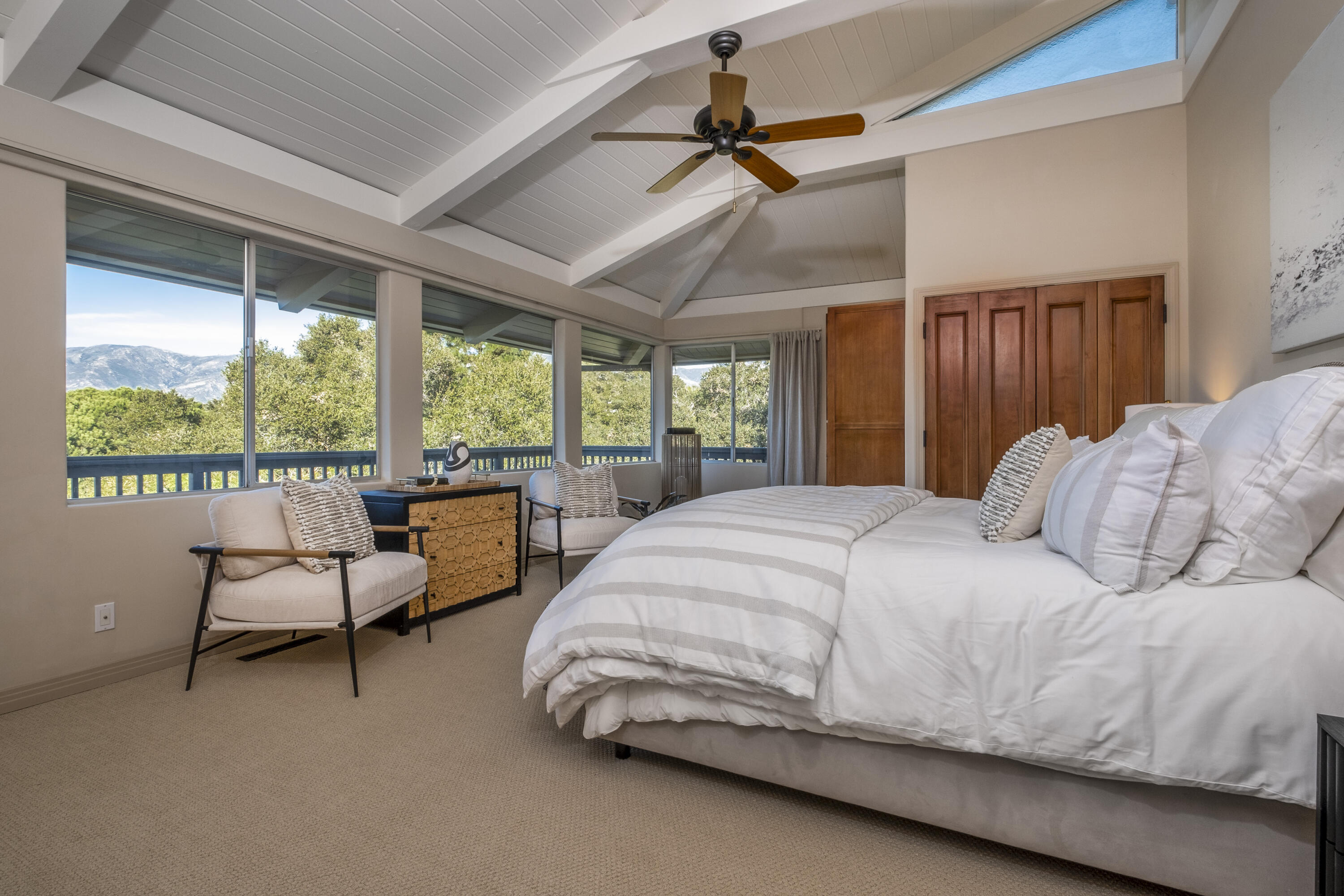 985 Monte Drive