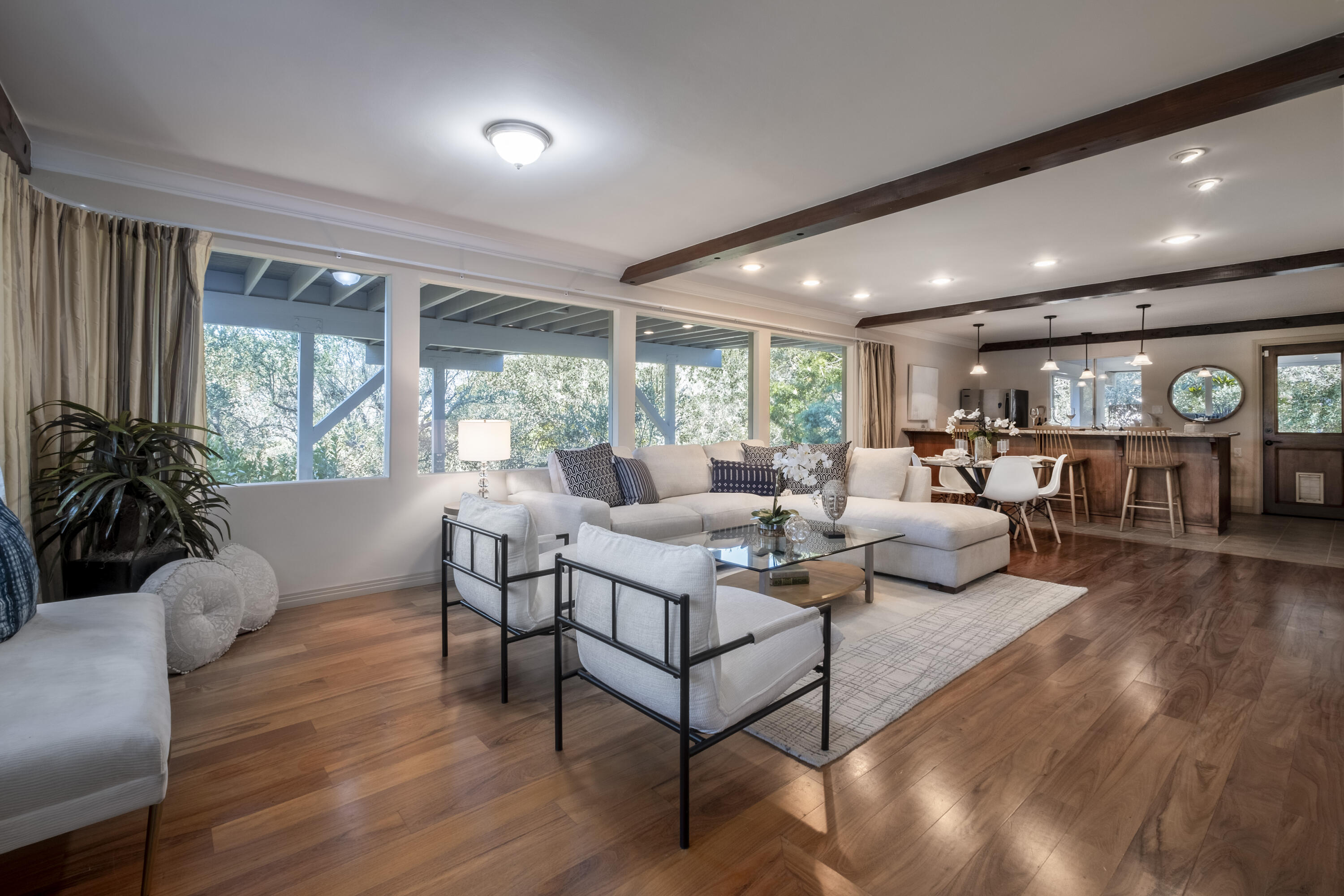 985 Monte Drive