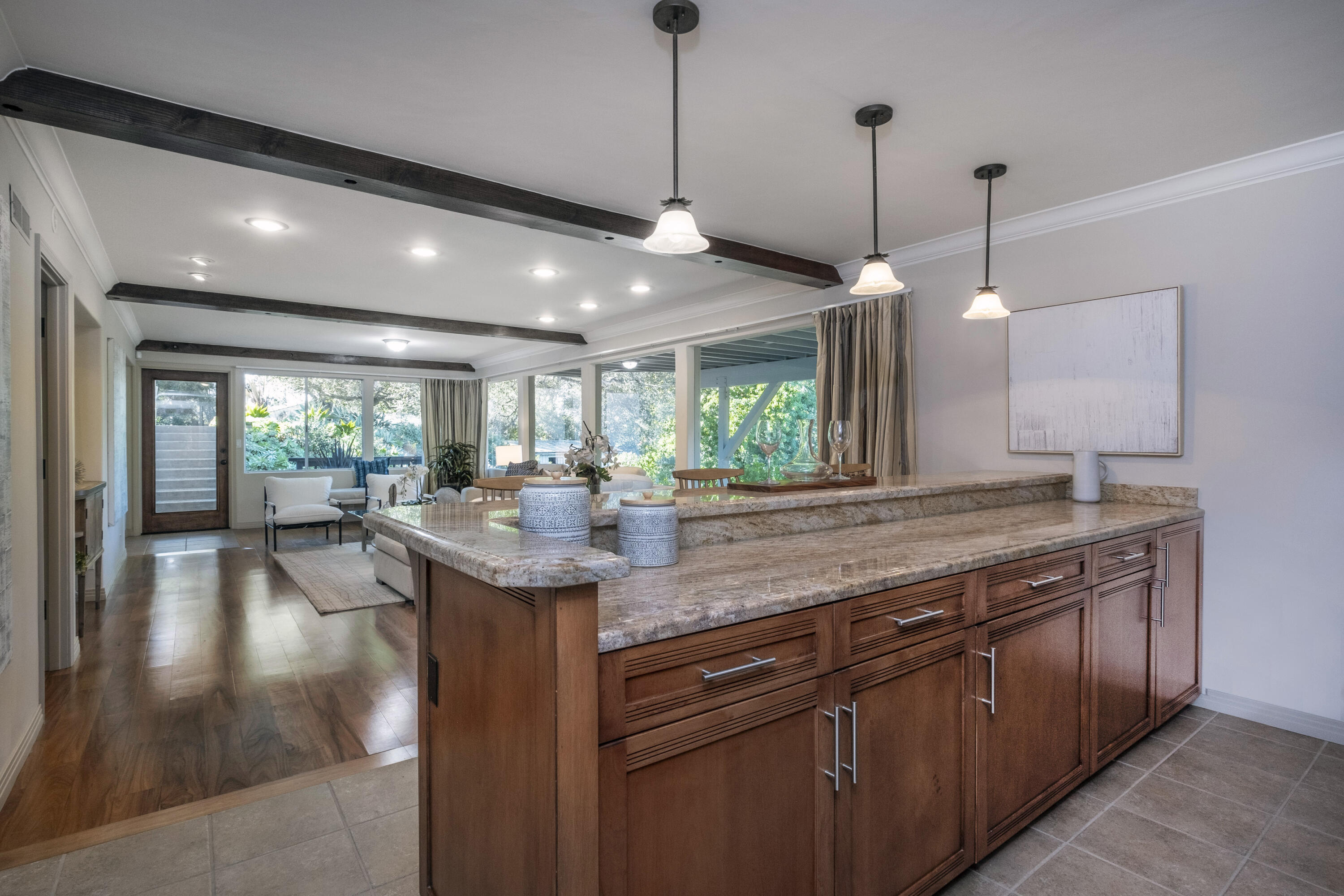 985 Monte Drive