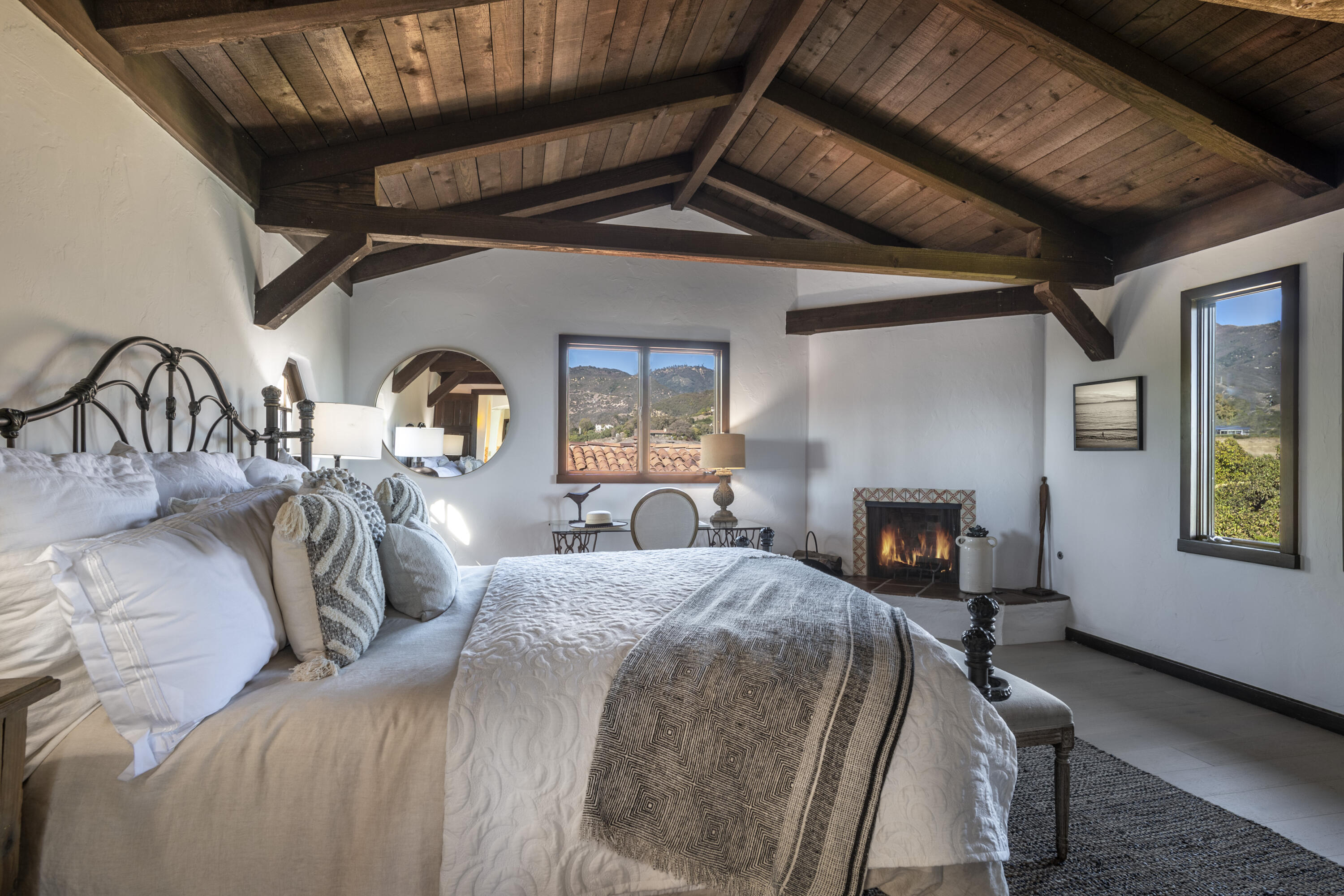 5057 Via Alba