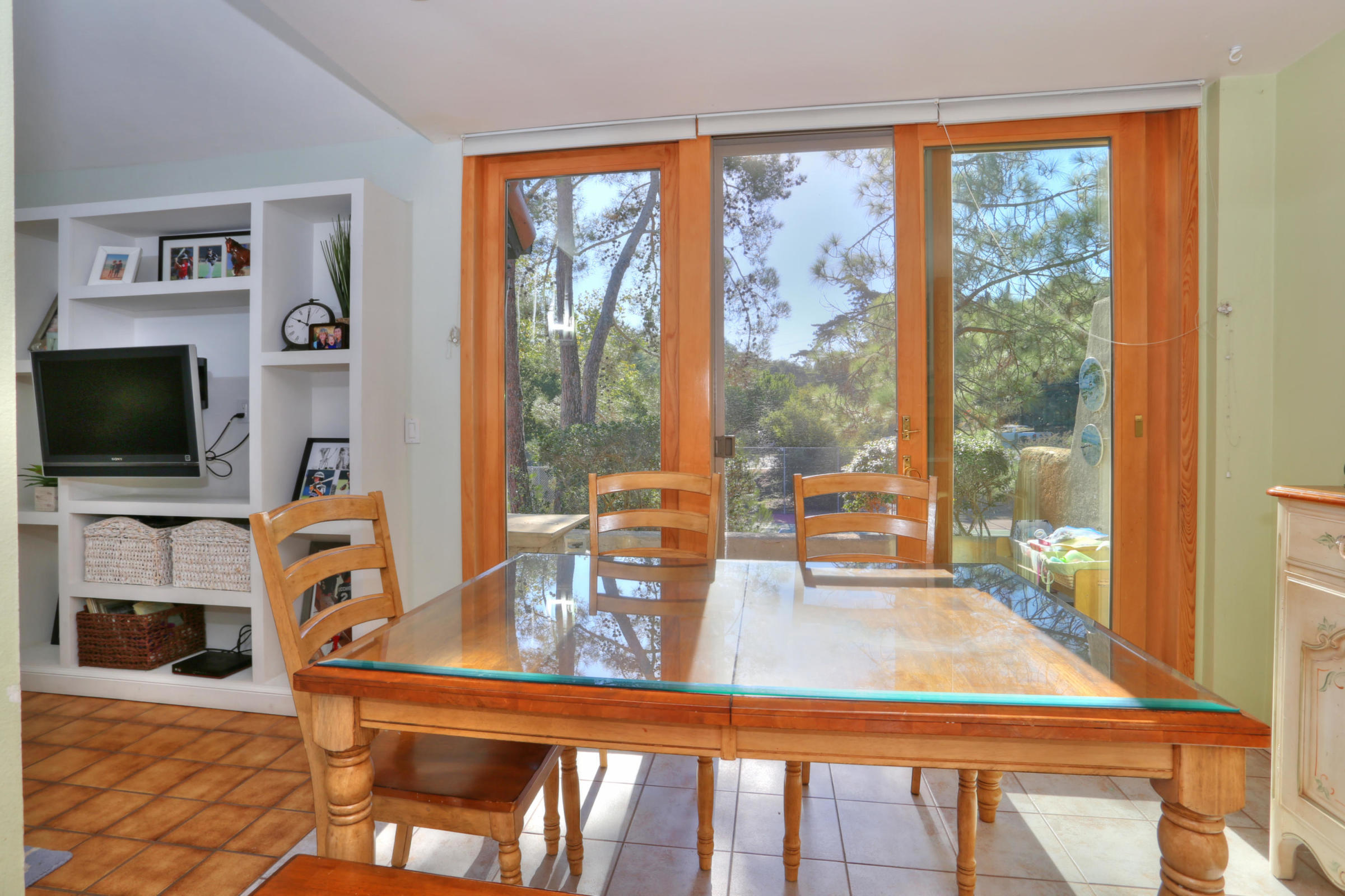 4711 Calle Reina