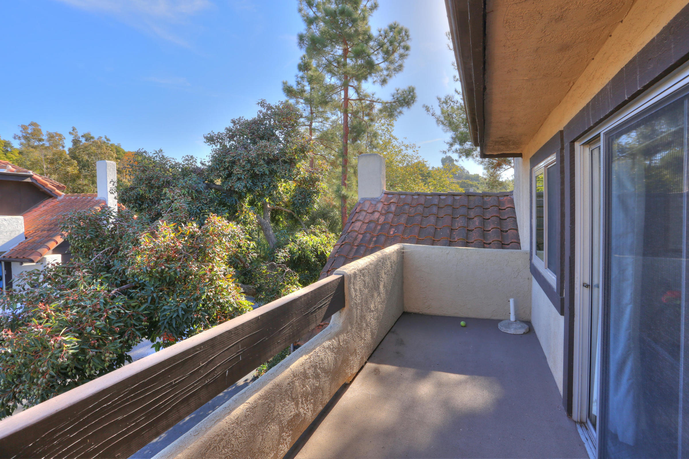 4711 Calle Reina