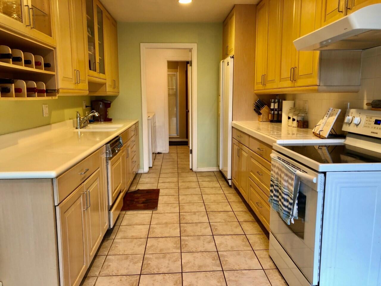 4711 Calle Reina