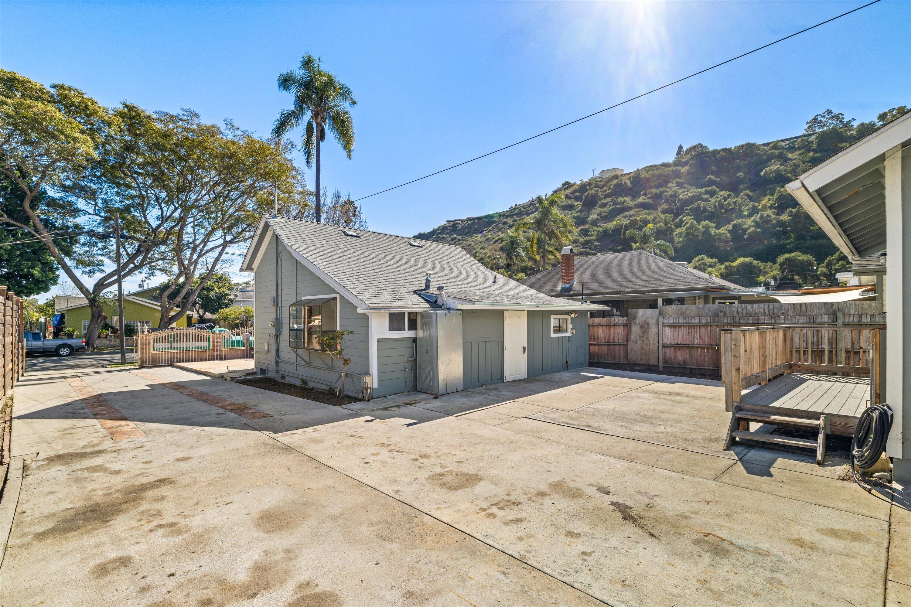 616 W De La Guerra Street