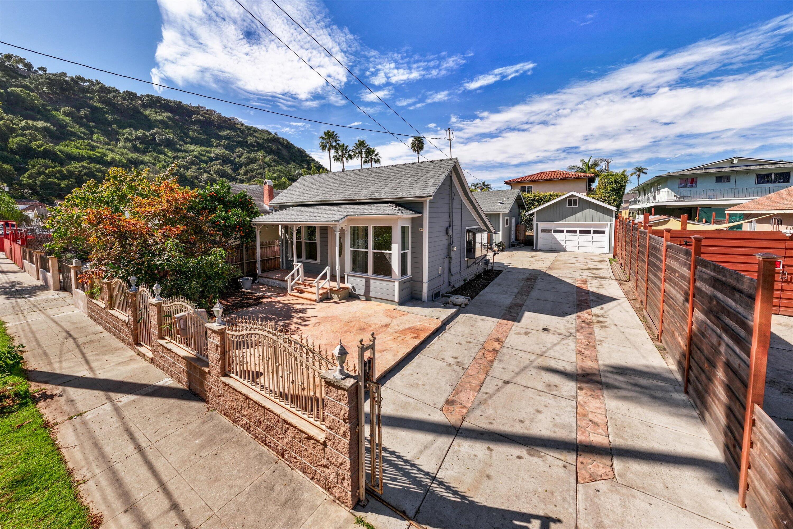 616 W De La Guerra Street
