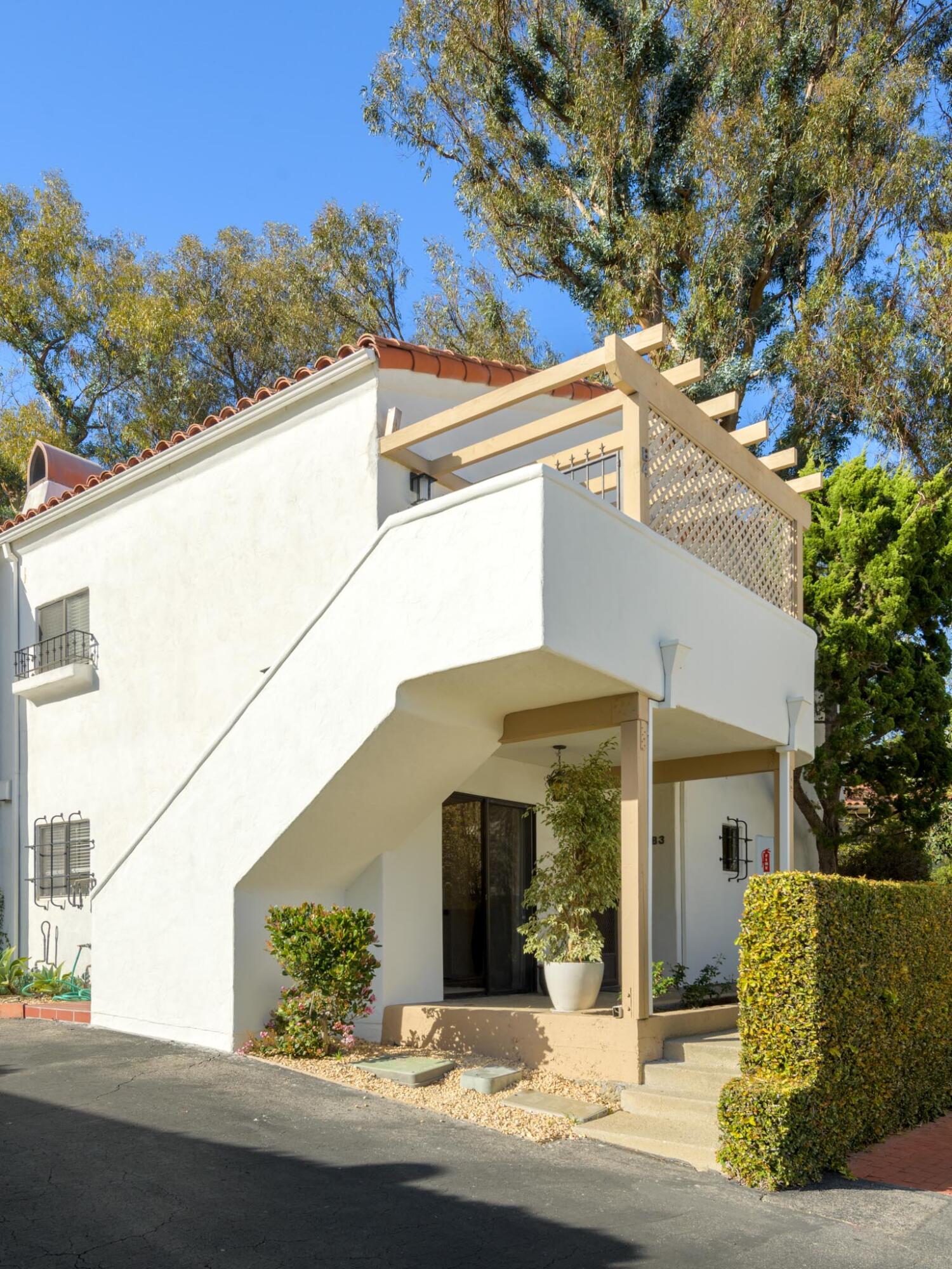 521 E Anapamu Street B3