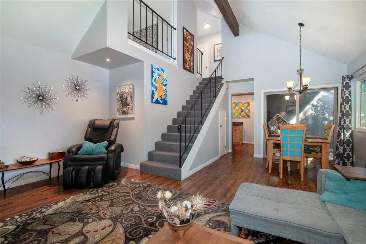 4716 Calle Reina