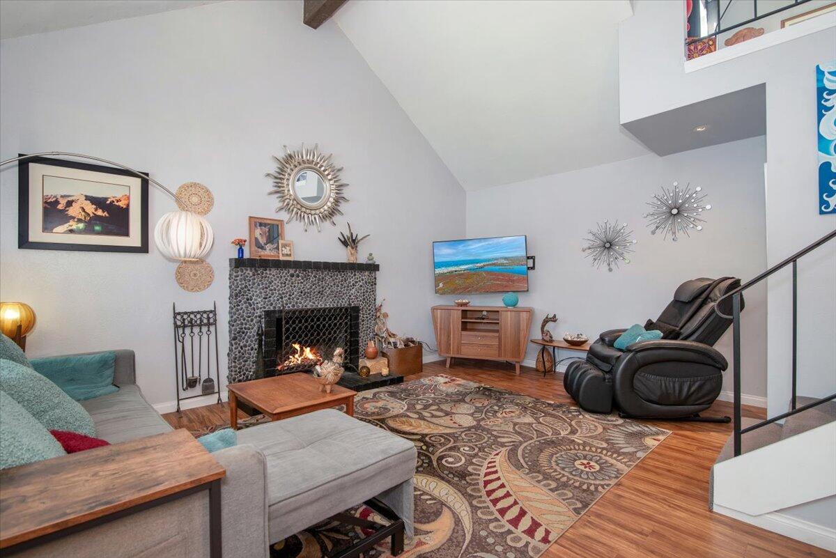 4716 Calle Reina