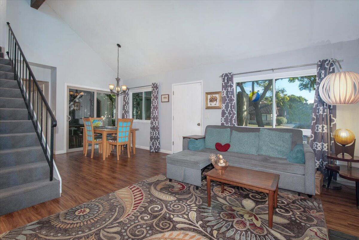 4716 Calle Reina