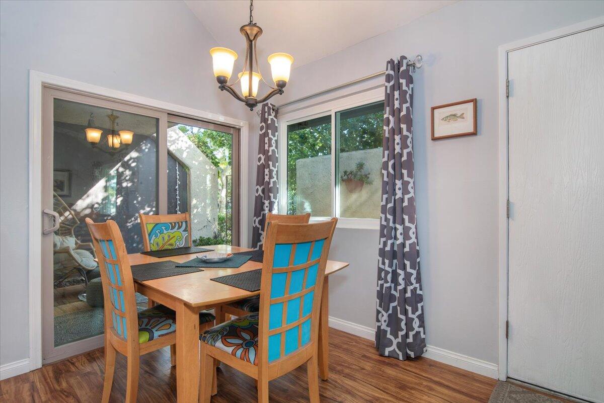 4716 Calle Reina