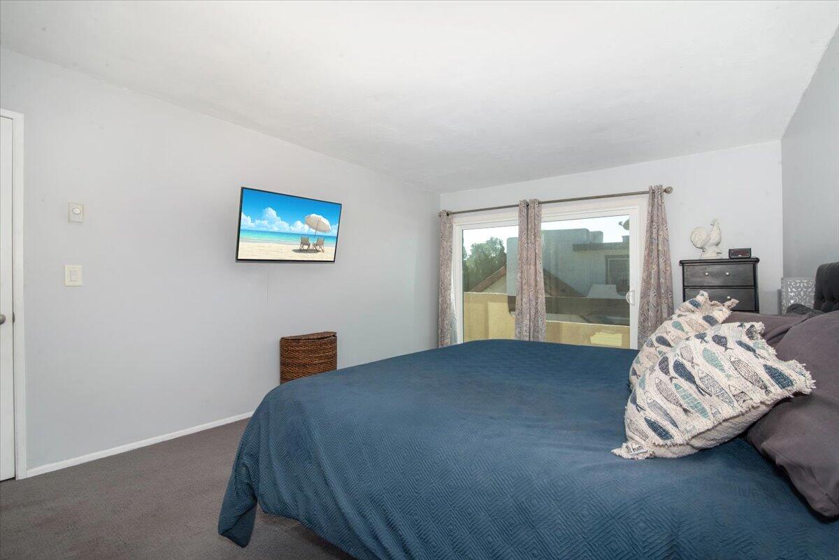 4716 Calle Reina
