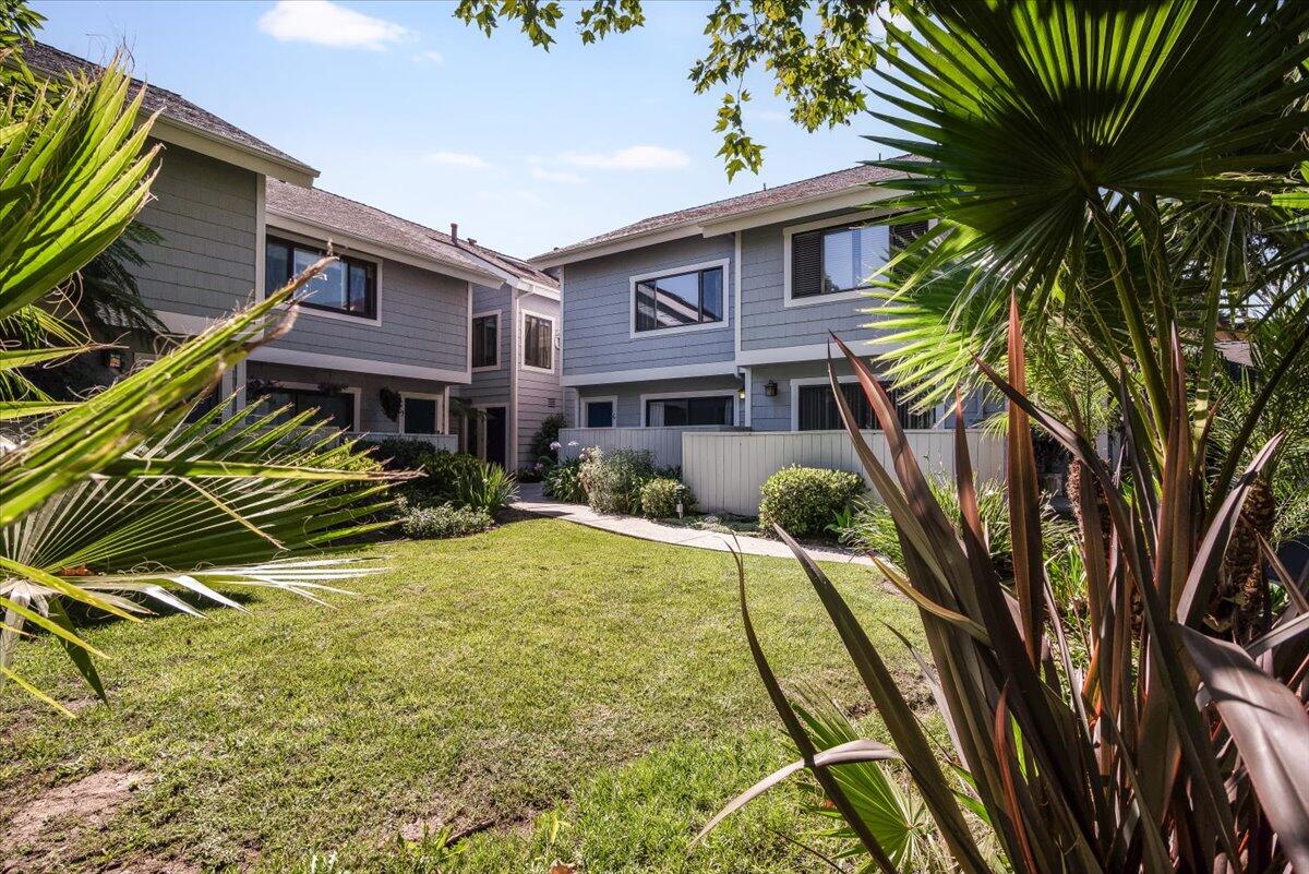 611 W Sola Street, 6
