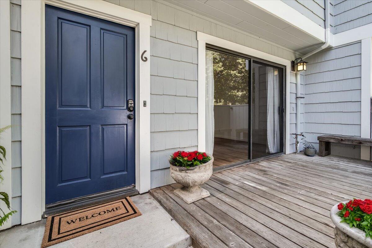 611 W Sola Street, 6