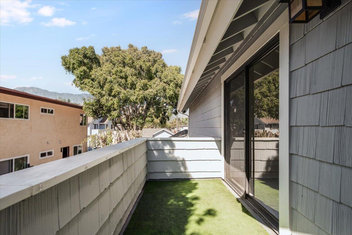 611 W Sola Street, 6