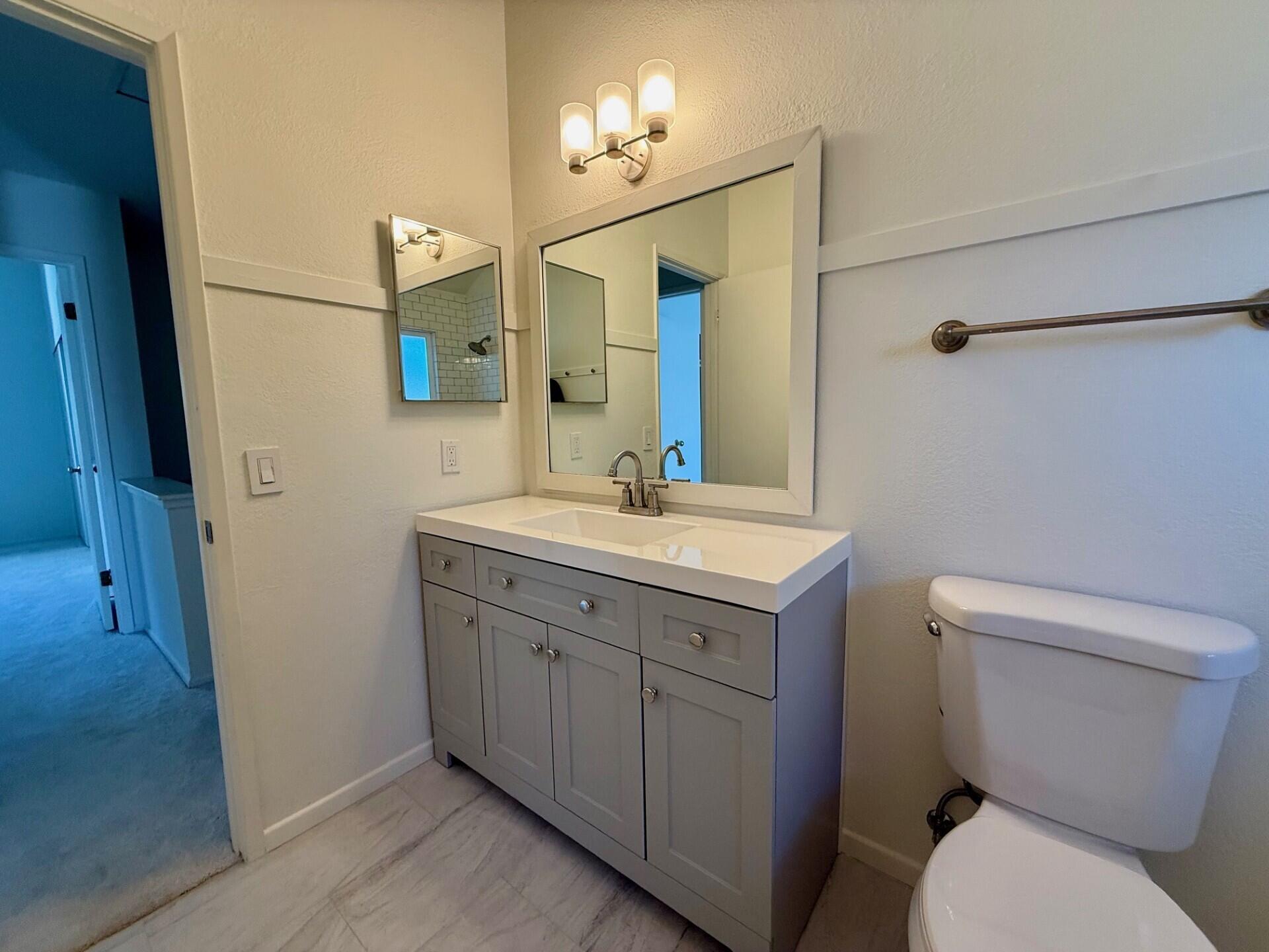 611 W Sola Street, 6