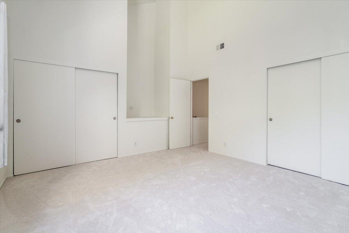 611 W Sola Street, 6
