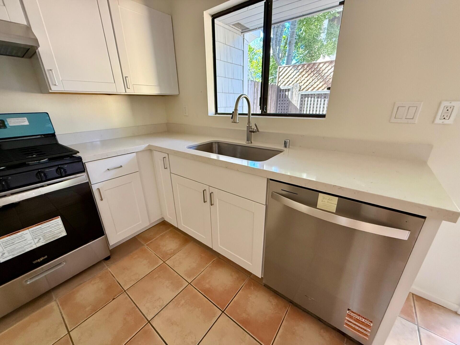 611 W Sola Street, 6