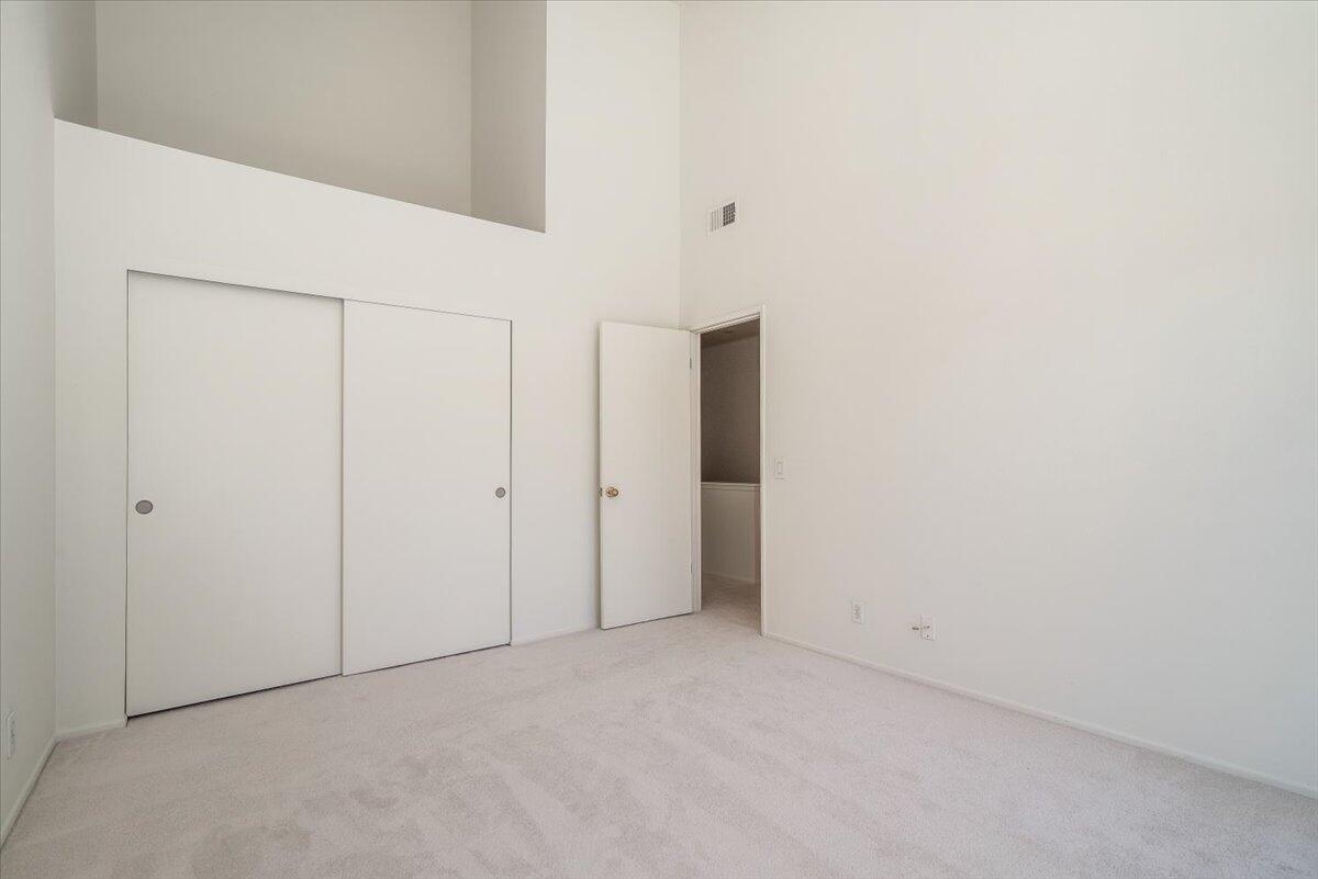 611 W Sola Street, 6