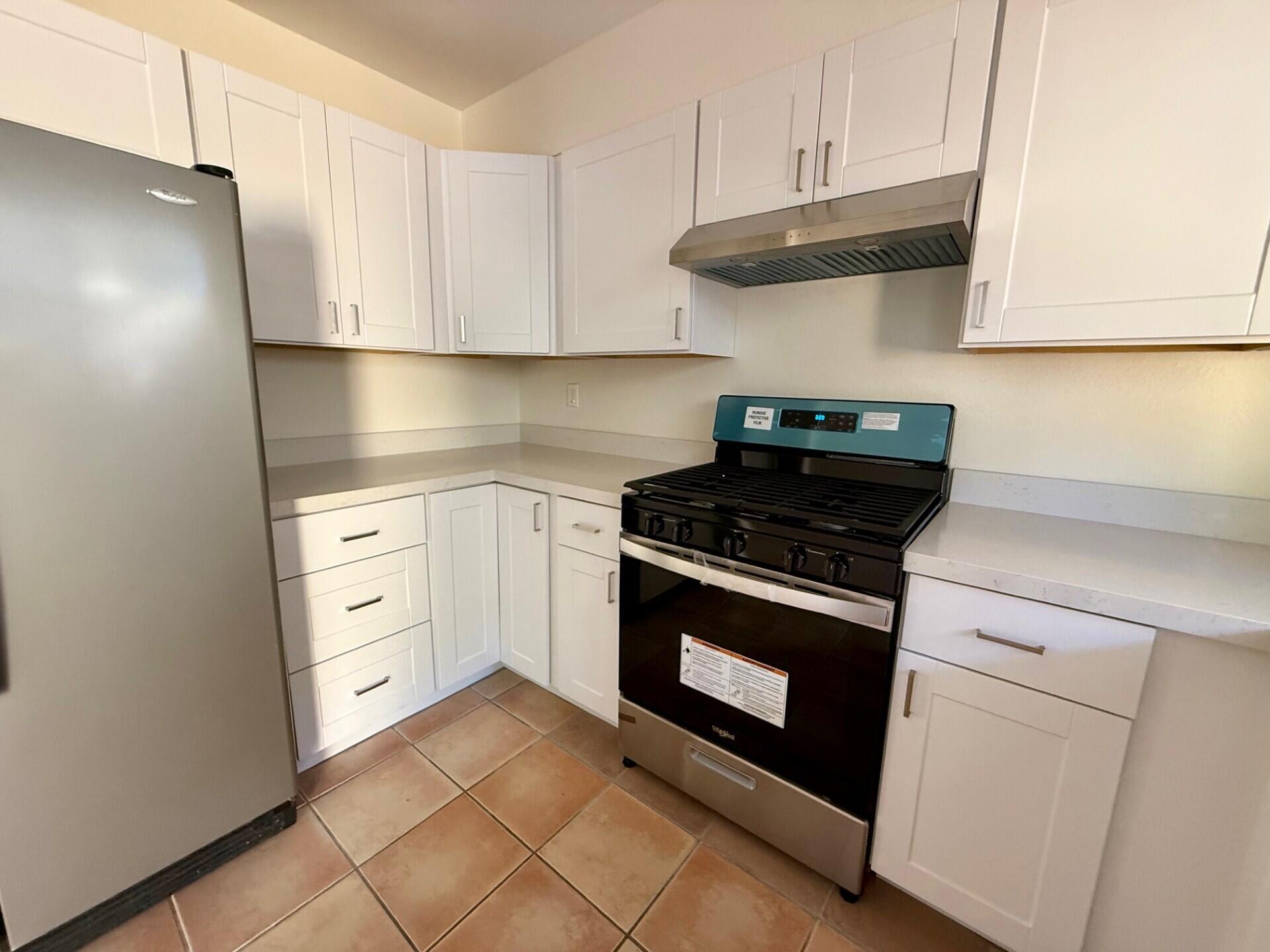 611 W Sola Street, 6