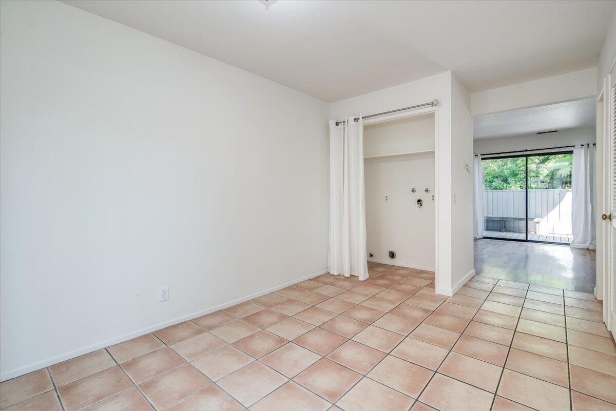 611 W Sola Street, 6