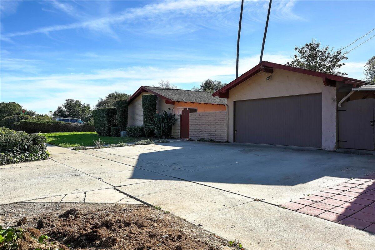 3731 Foothill Road